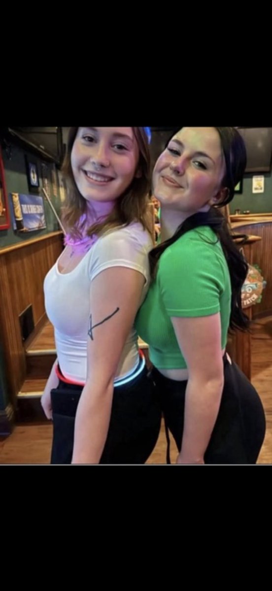 samepostchicks's tweet photo. Get the girl in the green a toy 😍😩🍑🥵
#strapon #blackleggings #lesbians https://t.co/7jTLJaojsQ