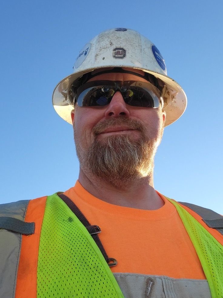 TelvinWilsup's tweet photo. Behind every big project is a crew of dedicated people making it happen! 👷♂️👷♀️ Loving the energy on site today. Hope everyone is having a productive week! How’s your week going so far? 👇 #FieldWork #Engineering #GoodEnergy #HardWorkPaysOff #DailyGrind https://t.co/8EcTj5nNP3