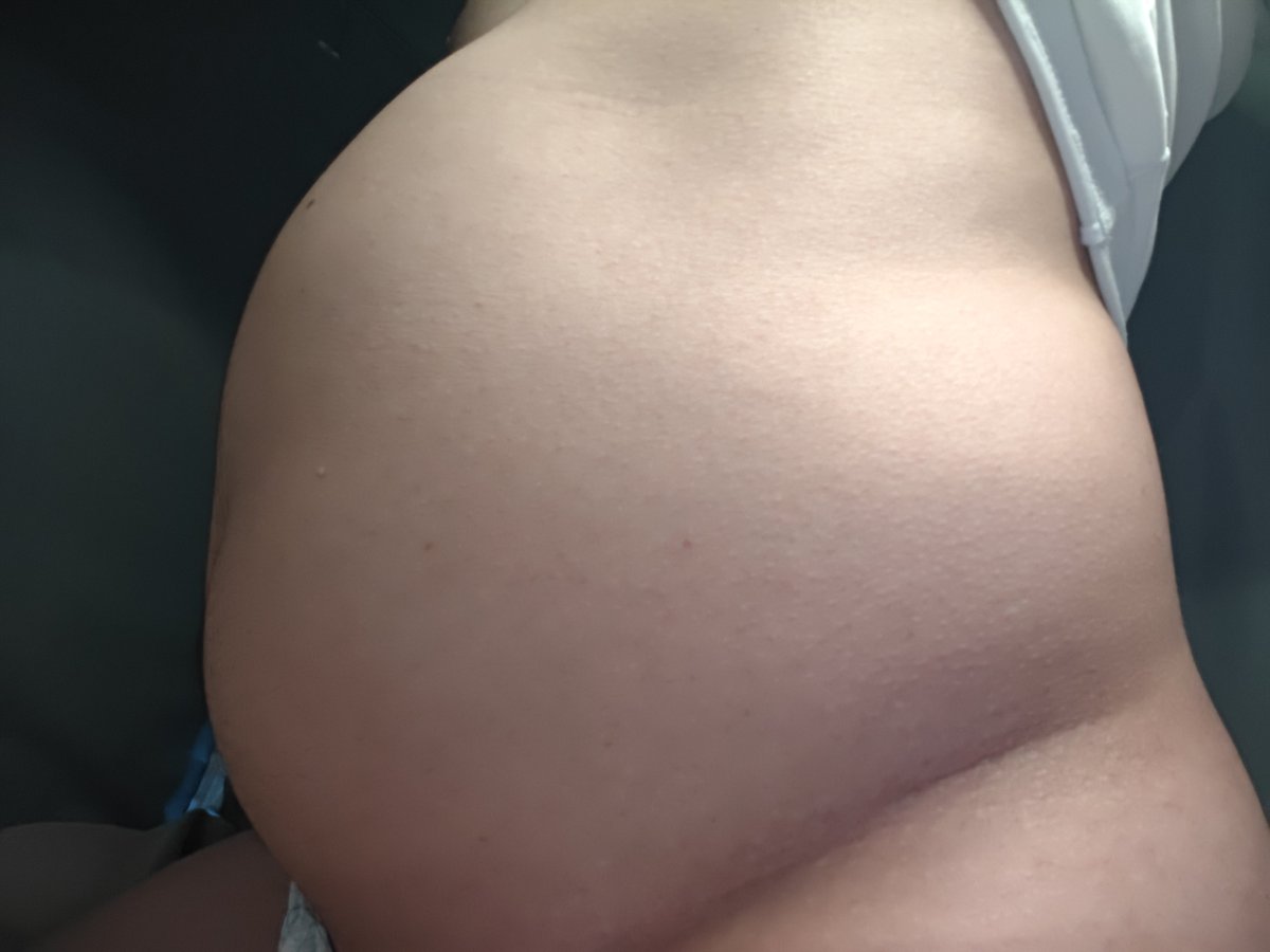 CYong89500's tweet photo. 如果我可以一直撑大到肚脐都凸起来就好了，肚子还是不够大😜😜😜 #bellyinflation #airinflation #inflation #belly https://t.co/ViqJpPRyIx