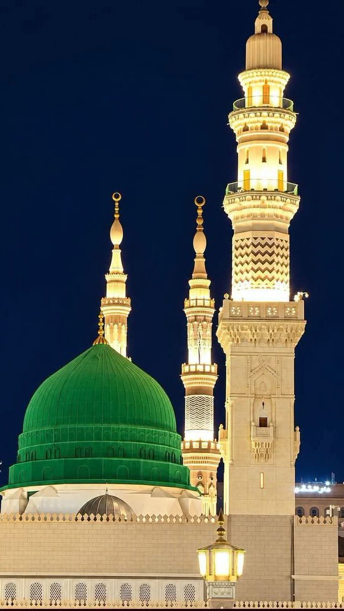 LovvEcho's tweet photo. جب دنیا سوتی ہے تو مدینہ چمکتا ہے 💚✨
رات کے آسمان کے نیچے چمکتا ہوا سبز گنبد - مسجد نبوی ﷺ
اگر آپ تہجد کی نماز یہاں پڑھنا چاہتے ہیں تو آمین لکھیں۔
.

. https://t.co/mz4DbTpiG4