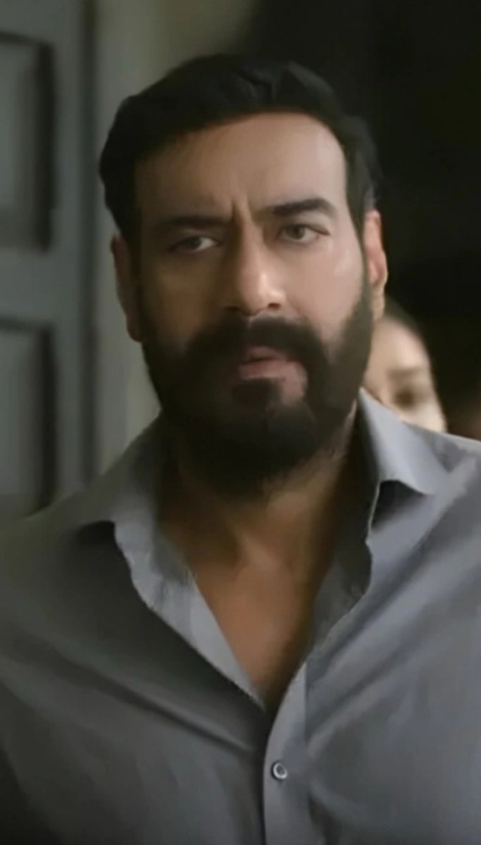 upalakbr999's tweet photo. Ajay Devgn is FABBBB in Drishyam The Conclusion. Award winning for those subtle nuances of expression. One of his best performances. Its not an easy role.

Credit to director @AbhishekPathakk too for wringing out this kind of performance from Ajay after such a long time. https://t.co/HI6jyiCfLX