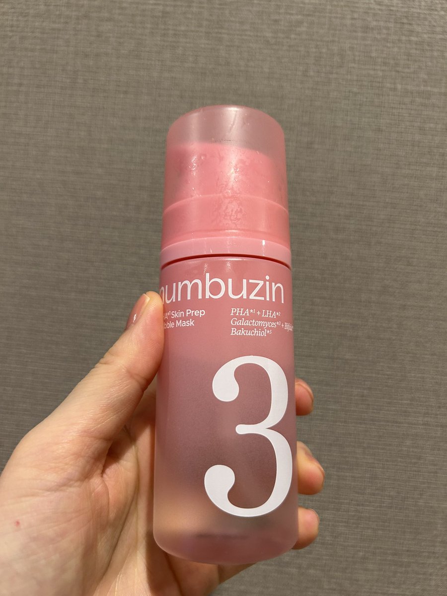 yukaTyTy's tweet photo. 【むーんずBeautyWeek DAY5🌙】
もっと知られてほしい美容品 🔥
numbuzinの3番時短バブルパック

石原さとみちゃんが雑誌で肌は6時間で酸化、放置すると肌ダメージが促進される。
だから6時間おきに洗顔すると言ってました！私は洗顔できないかわりにこれを使うよ♡
#むーんずBeautyWeek
#隠れ名品紹介 https://t.co/YWCb2PtUSi