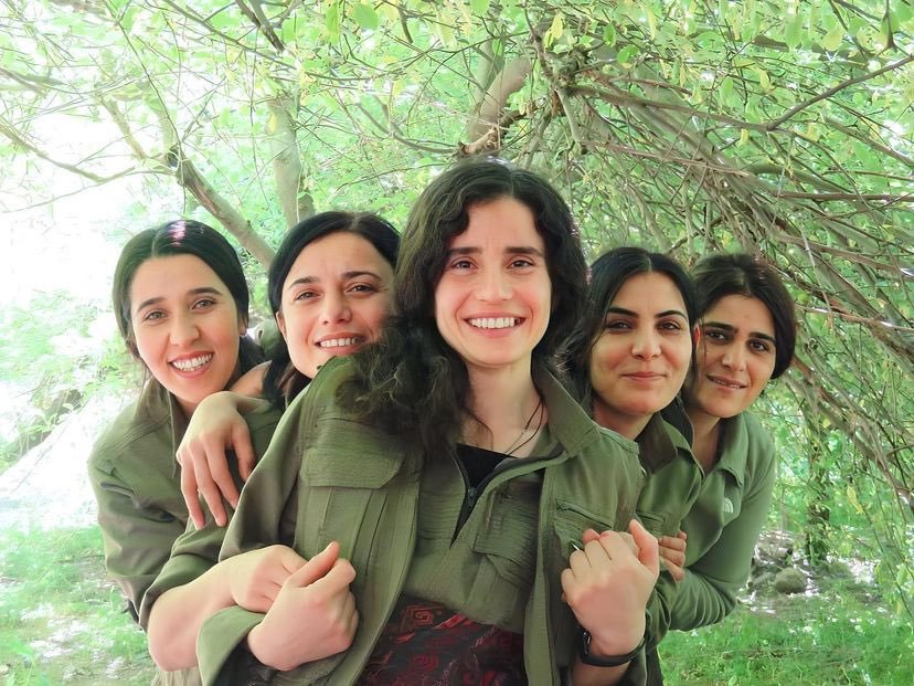 kurdbotann's tweet photo. YJA-STAR 

Kandil Kürdistan https://t.co/wy2sNeE6NK