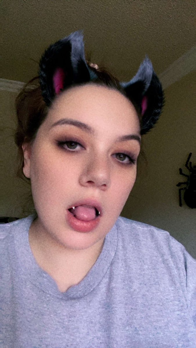 witchy1369's tweet photo. #fypシ゚viral #stoner  #chubby #fypviral #thick #sexy  #sweetface 💋 https://t.co/4FdlKgr4C4