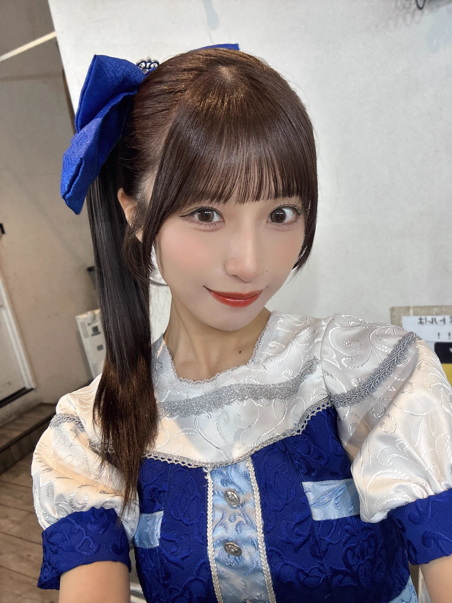 神田風音 na platformě X: „髪の毛暗くなった！前髪ぱっつんになった