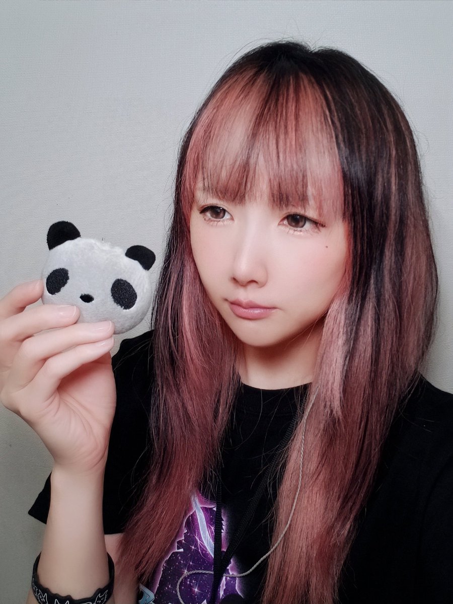 manya_panda525's tweet photo. お仕事中いつも一緒だったお気に入りのパンダさん
とうとう壊れてしまった🥲

悲しい月の始まりだけど今月もがんばって生きる。🐼
10月もよろしくね₍ᐢ- ̫-ᐢ₎🤍🖤 https://t.co/Cf8vIFpmTL