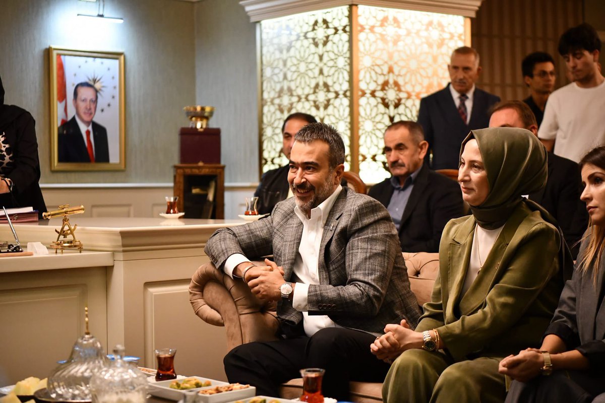 selimcirpanoglu's tweet photo. Ankara İl Başkanımız Sn. @hakanhanozcan ve  Ankara Milletvekilimiz Sn. @kurtcancelebi ‘yi belediyemizde ağırladık. 

Kıymetli İl Başkanımıza ve Sayın Vekilimize nazik ziyaretleri ve ilçemiz için yapacakları katkılar dolayısıyla teşekkür ediyorum. https://t.co/axjHIjSwV5