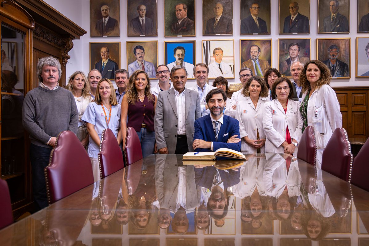 fundacionMdV's tweet photo. El II Premio Nacional de Medicina Marqués de Valdecilla, el doctor Antonio Pérez-Martínez, ha ofrecido este jueves la conferencia magistral 'The Guinea Pig Club: Per Ardua ad Astra' en el Hospital #Valdecilla 🧵👇 https://t.co/zrWBneMmEI