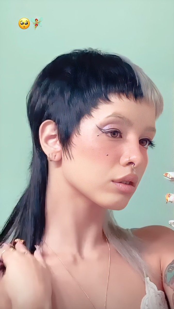 uncannyvallethy's tweet photo. Is this a safe place to say I hated the mullet era?

Like don’t get me wrong, she’s still gorgeous but that hair was… a choice. https://t.co/hQGRf1CNWU