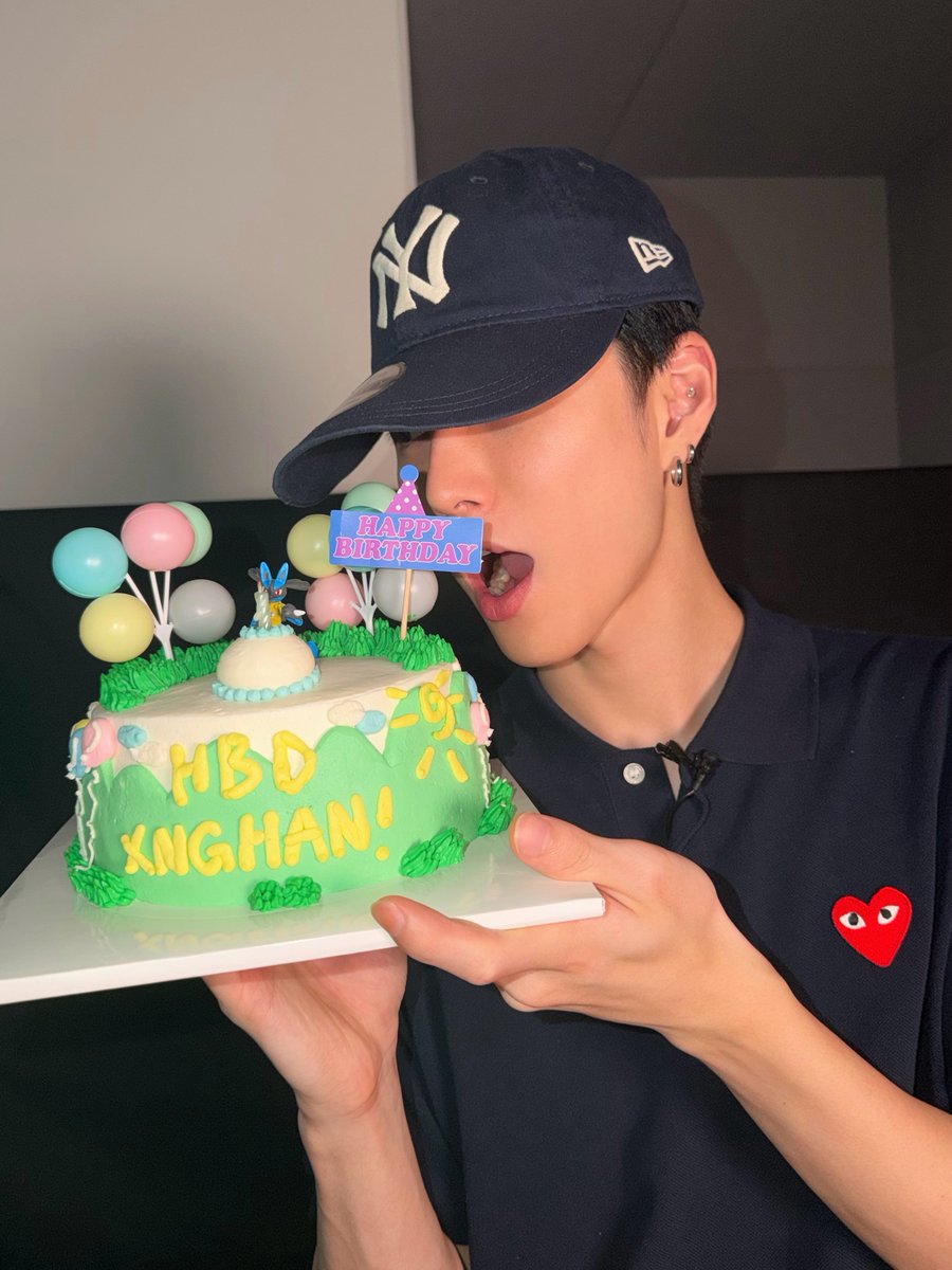 seunghan_insta's tweet photo. 261002 Xnghan인스타
"#HAPPYXngHanDAY 🎂"

#오늘승한생일_관심좀
#BornToGlow_XngHan

#XngHan_Xoul #승한 #SEUNGHAN #XngHan #홍승한 https://t.co/eGwE38SlJ2