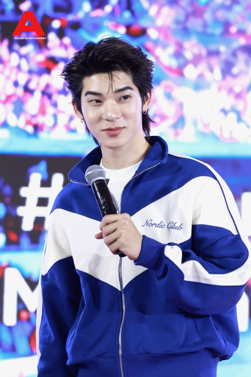 around_ent's tweet photo. “ตี๋ตี๋ วันพิชิต” ในงาน “THE MALL LIFESTORE SPORT DAY AFTER MATCH TEETEE &amp; POR”

TTP AT THE MALL LIFESTORE 
#TheMallBangkapiXTeeteePor
#teeteepor #ตี๋ตี๋ป๋อ #AfterMatch #twnpich 
#TheMallLifestoreSportDayAfterMatch https://t.co/OyErN97s73