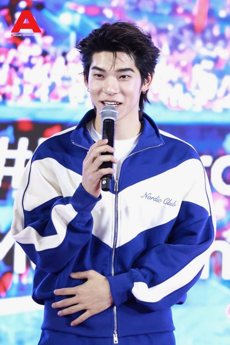 around_ent's tweet photo. “ตี๋ตี๋ วันพิชิต” ในงาน “THE MALL LIFESTORE SPORT DAY AFTER MATCH TEETEE &amp; POR”

TTP AT THE MALL LIFESTORE 
#TheMallBangkapiXTeeteePor
#teeteepor #ตี๋ตี๋ป๋อ #AfterMatch #twnpich 
#TheMallLifestoreSportDayAfterMatch https://t.co/OyErN97s73