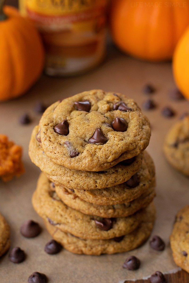 LMadeSimple's tweet photo. Recipe ➡️ https://t.co/ZQUJdj4ZOr
These Pumpkin Chocolate Chip Cookies have crisp edges, chewy centers, and plenty of chocolate chips. 🍪 They’re a delicious way to use pumpkin puree in a classic cookie. #homemadecookies #dessertideas https://t.co/laGXobQy72