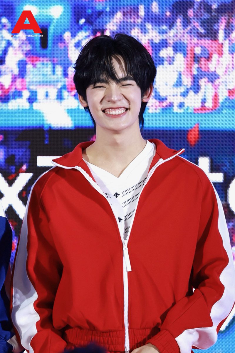 around_ent's tweet photo. “ป๋อ ศุภการ” ในงาน “THE MALL LIFESTORE SPORT DAY AFTER MATCH TEETEE &amp; POR”

TTP AT THE MALL LIFESTORE 
#TheMallBangkapiXTeeteePor
#teeteepor #ตี๋ตี๋ป๋อ 
#AfterMatch #Porsuppakarn 
#TheMallLifestoreSportDayAfterMatch https://t.co/htTPNDTTxR