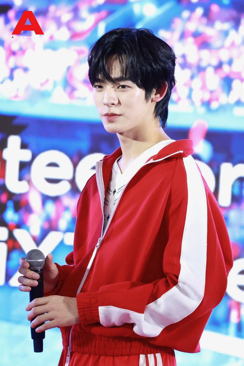 around_ent's tweet photo. “ป๋อ ศุภการ” ในงาน “THE MALL LIFESTORE SPORT DAY AFTER MATCH TEETEE &amp; POR”

TTP AT THE MALL LIFESTORE 
#TheMallBangkapiXTeeteePor
#teeteepor #ตี๋ตี๋ป๋อ 
#AfterMatch #Porsuppakarn 
#TheMallLifestoreSportDayAfterMatch https://t.co/htTPNDTTxR