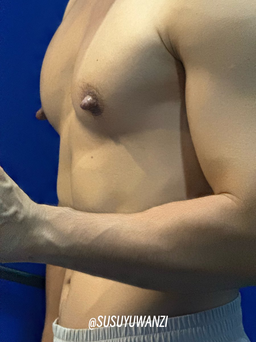 susuyuwanzi's tweet photo. 哇，是超大乳头的禁欲期雄性成年人类👅好吃又好玩~ https://t.co/WXG86rZxZk