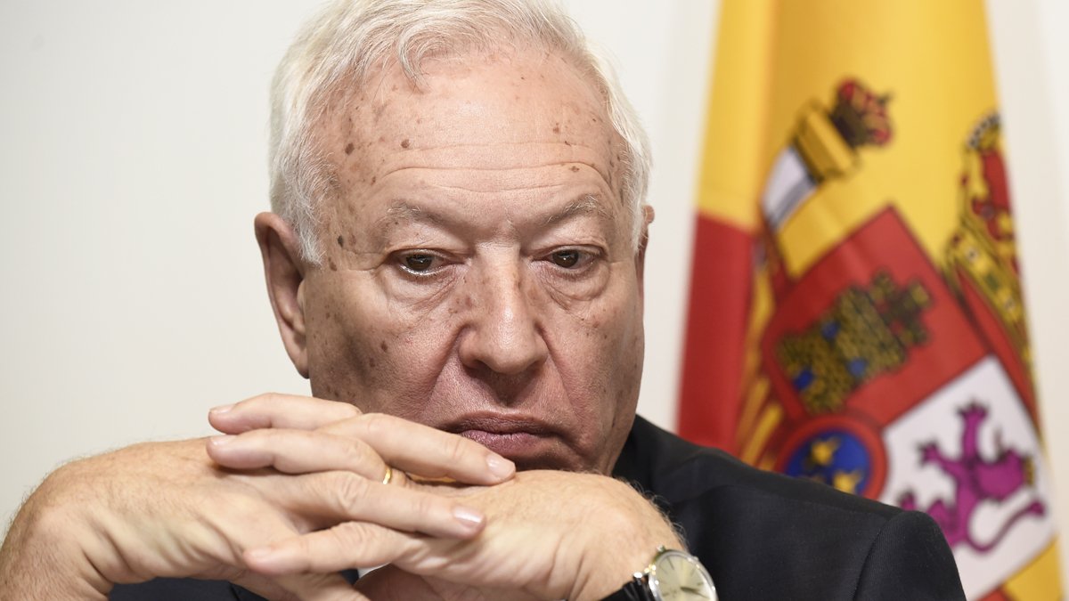 joan200011's tweet photo. Segons diu Margallo "Hay 350.000 empresas españolas en Marruecos"

 @MargalloJm  A Catalunya no vau trigar ni dos dies a emportar-vos les empreses a Madrid. Això només demostra la covardia d'un Estat armat contra un territori “seu” desarmat. Quin orgull ser espanyol, eh !!! https://t.co/Auf22IokB0