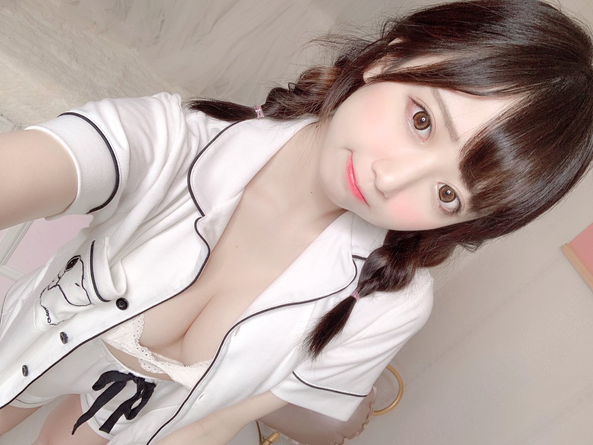 yami_channel624's tweet photo. 今日は『スヌーピーの日』🐾🐶

スヌーピーってずっと可愛い😊💕

スヌーピーの服を着ているyamiちゃんも、ずっとずっと可愛すぎる😍😍😍

#10月2日
#スヌーピーの日
#yami
#yamily
#推し事
@chanbaekkailu1 https://t.co/2c0P6YDGDT