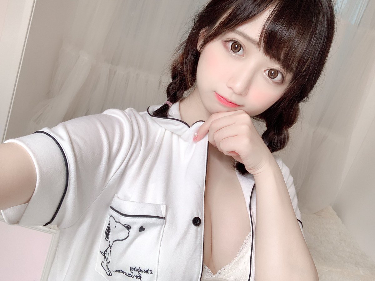 yami_channel624's tweet photo. 今日は『スヌーピーの日』🐾🐶

スヌーピーってずっと可愛い😊💕

スヌーピーの服を着ているyamiちゃんも、ずっとずっと可愛すぎる😍😍😍

#10月2日
#スヌーピーの日
#yami
#yamily
#推し事
@chanbaekkailu1 https://t.co/2c0P6YDGDT