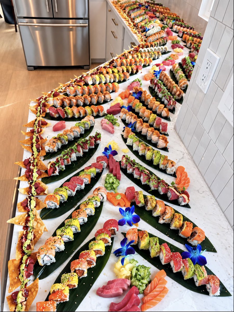 kvng_chi's tweet photo. Now THIS is how you throw a proper housewarming party. 😮‍💨🏡🍣🔥 https://t.co/BaoYuiz6qV