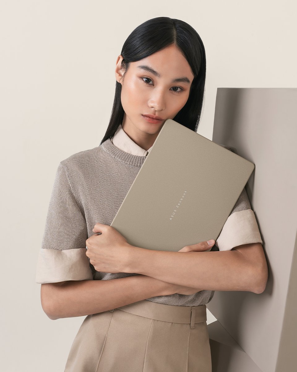 ASUSEgypt's tweet photo. POV: your laptop finally has personality 👀
Meet #ASUS #Zenbook 14 in Komodo Coral.🩷
More than a laptop, it's the piece that finishes the look.
Drop a 🩷 if you're Team Coral! 👇
#designyoucanfeel https://t.co/4tdJG9cG8F