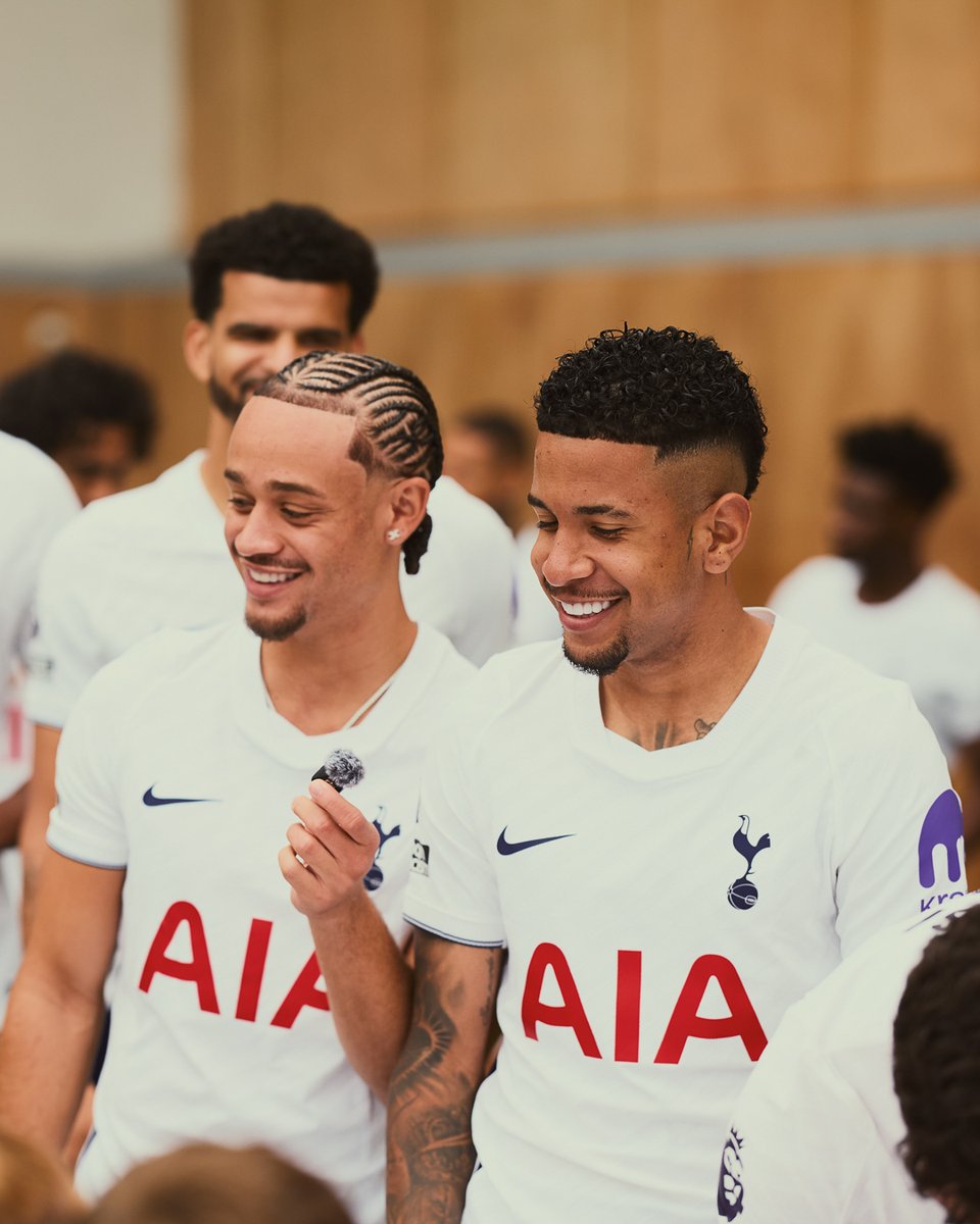 SpursOfficial's tweet photo. All together 🤝

Take a look at the best images from our 2026/27 squad photo day 📸

📲 https://t.co/heXtK7ts5r https://t.co/Y16i8WtDEn