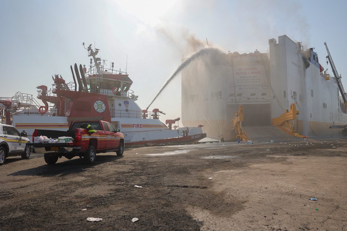 Nuestromar's tweet photo. GAO Finds Marine Firefighting Gaps Persist at U.​S. Ports: A new federal watchdog report says gaps in training, coordination and emergency planning continue to complicate the response to ship fires at U.​S. ports, three years after two… dlvr.​it/TVkWSx #Firefighting #gao #USCG https://t.co/nRWh0w22iN