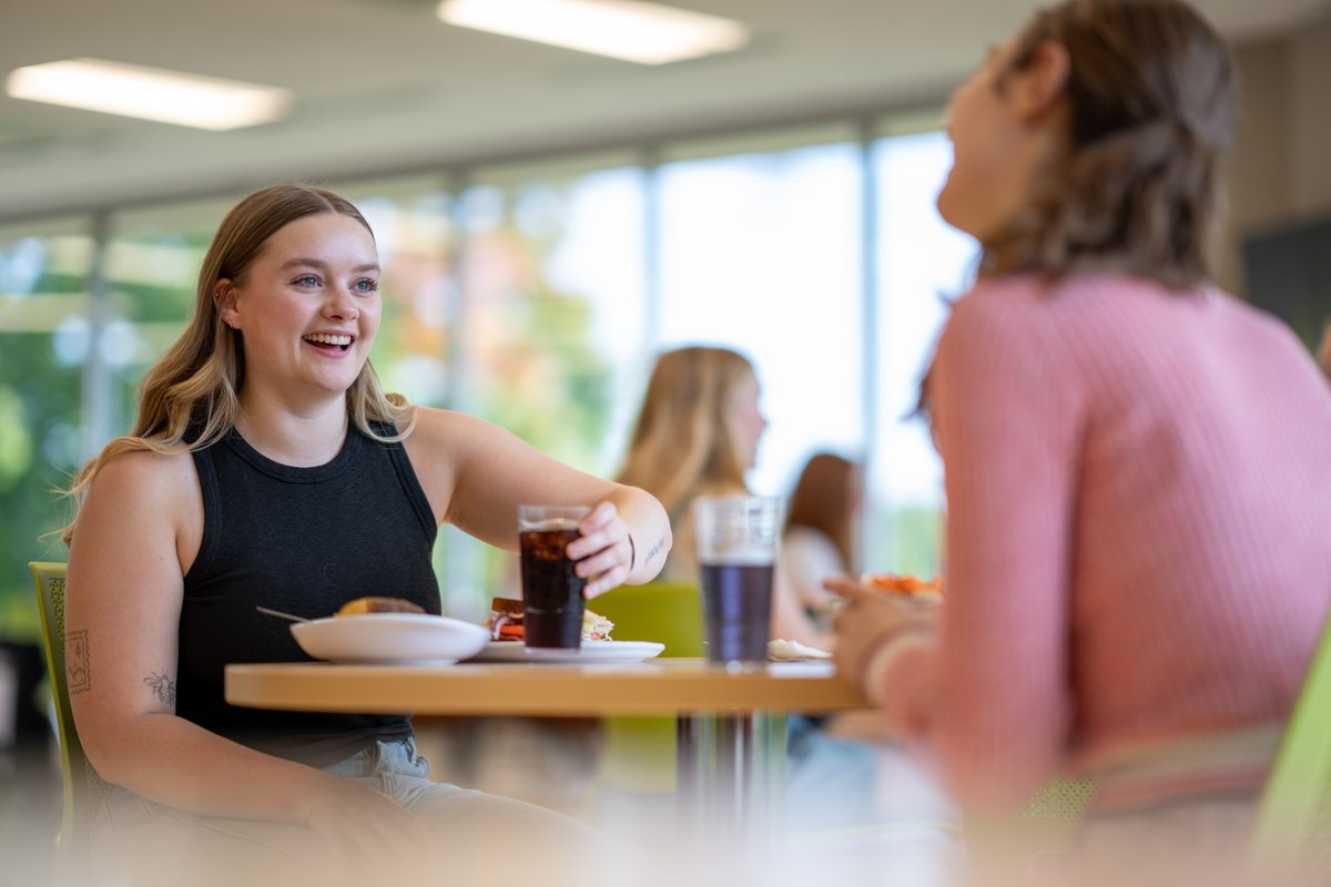 UWStevensPoint's tweet photo. Students can grab a bite to eat at a variety of places across campus. Learn more about the dining options here: https://t.co/0QfACXOpm4. https://t.co/JK63i1LNJM