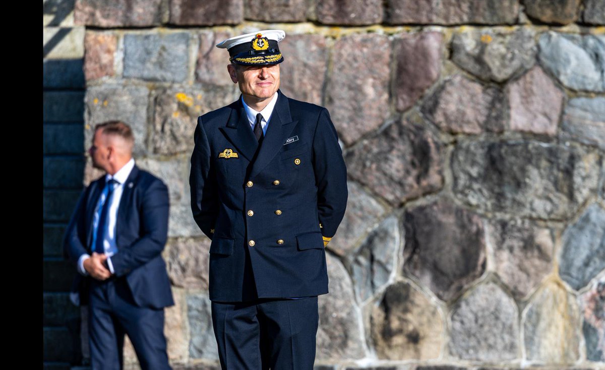 CEMM_FR's tweet photo. 🇫🇷🇩🇪 À Flensbourg, j’ai assisté hier à la prise de commandement de la Deutsche Marine par le vizeadmiral Wilhelm Tobias ABRY, en présence du ministre fédéral de la Défense Boris Pistorius.

Après plus de 4 années à sa tête, le konteradmiral Jan Christian KAACK quitte ses fonctions. Je salue son engagement et son action en faveur de la coopération entre nos deux marines.
Tous mes vœux de réussite au vizeadmiral ABRY pour ses nouvelles fonctions.

 Je me réjouis de poursuivre avec lui notre coopération, au service de la sécurité européenne et de notre défense collective. ⚓️🇫🇷🇩🇪
 
Herzlichen Glückwunsch zur Beförderung ! 
 
Credits : Bundeswehr/Horrmann