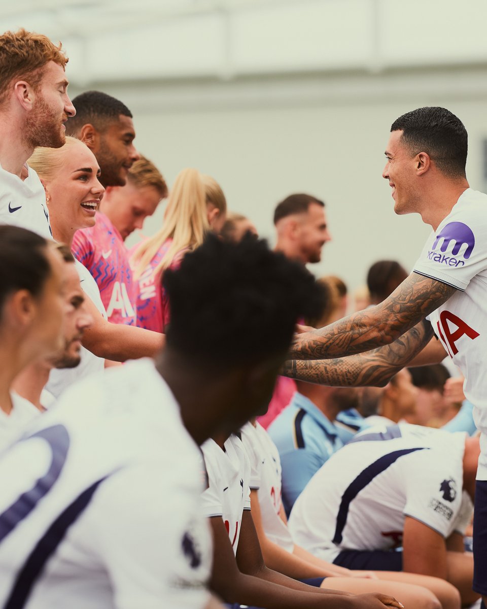 SpursOfficial's tweet photo. All together 🤝

Take a look at the best images from our 2026/27 squad photo day 📸

📲 https://t.co/heXtK7ts5r https://t.co/Y16i8WtDEn