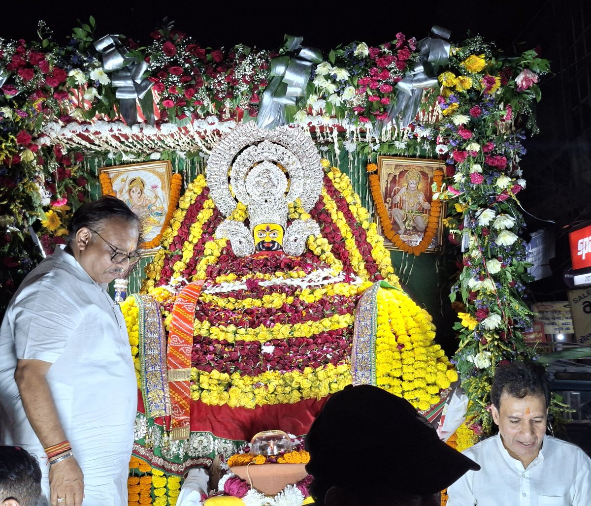 arvindgargbjp's tweet photo. श्री खाटू श्याम सेवा समिति कमला नगर द्वारा आयोजित भव्य श्री श्याम निशान रथ यात्रा में प्रभु का आशीर्वाद प्राप्त किया।
#BJP4IND #BJP4Delhi #ArvindGarg https://t.co/gSGLmrSDHt