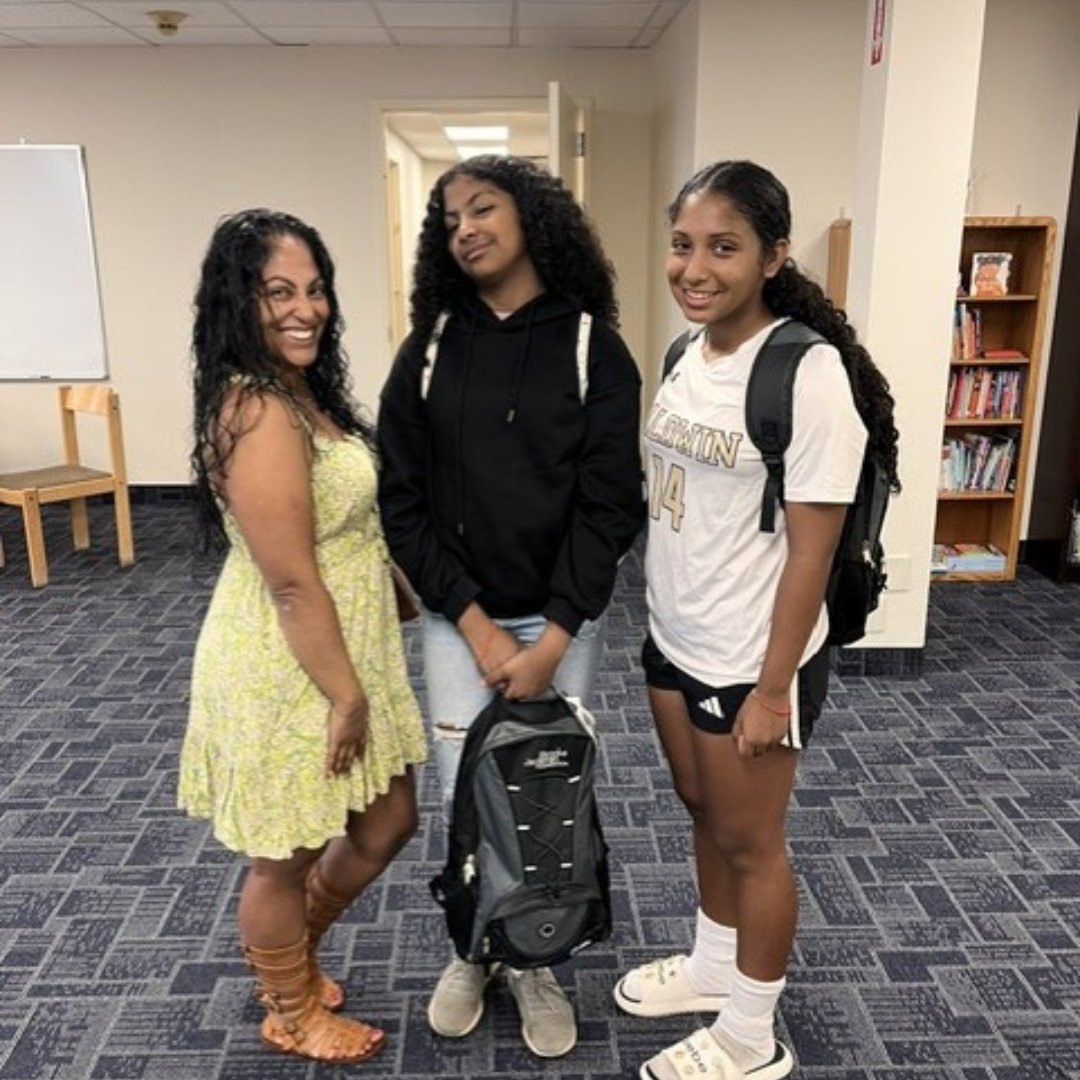 EACNet's tweet photo. Back-to-school season was made a little brighter thanks to backpacks from the Brooke Jackman Foundation!  

We're grateful for this partnership and for everyone who makes moments like this possible for the families we serve. 

#eacnetwork #brookejackmanfoundation #backtoschool https://t.co/dVdLyEpyD8