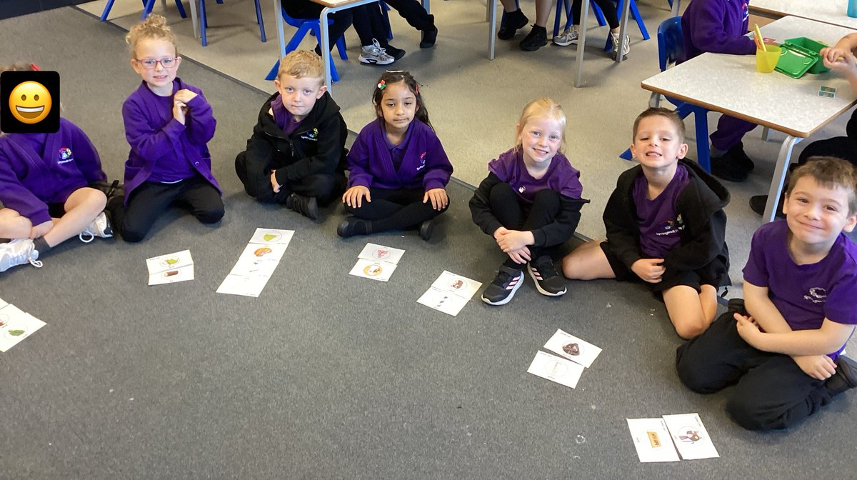 SpringwellYear1's tweet photo. Fabulous rhyming in Year 1. We matched all of the Oi Frog! rhyming words today in our writing lesson. 😀💜✏️📚 https://t.co/bKUep6nMKO
