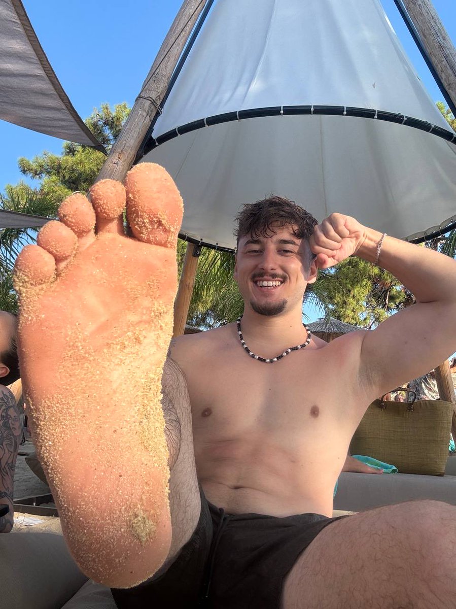Alphademonsexp's tweet photo. Clean it slave #findom https://t.co/Nj4j8IbeuX