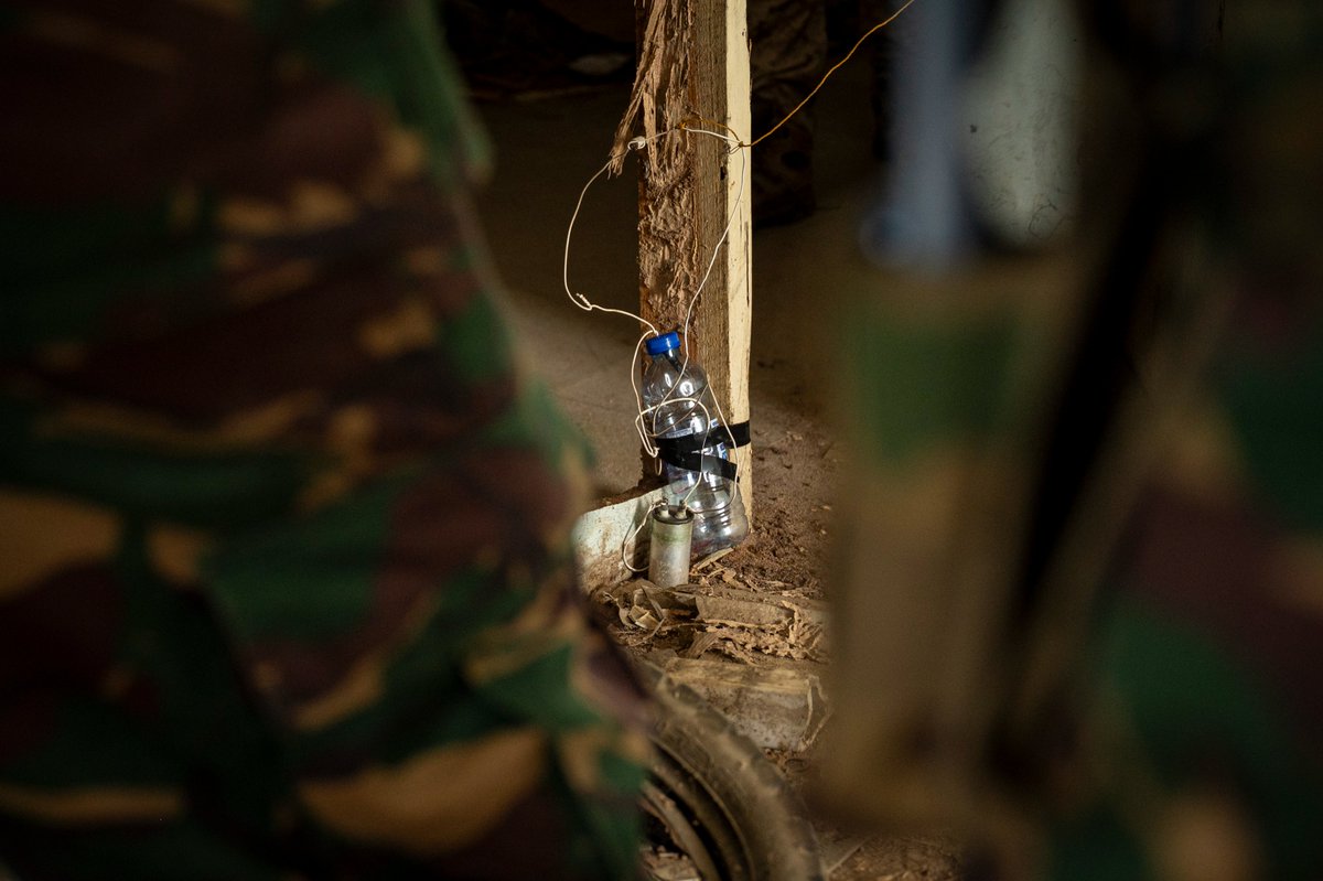 USSOCAF's tweet photo. 🇺🇸🇹🇿Detect. Counter. Clear. Marine SOF and the TPFD sharpened improvised explosive device detection and counter-IED skills during a #JCET in Tanzania @USSOCOM @usembassytz @USAfricaCommand https://t.co/FdKGgVf17t