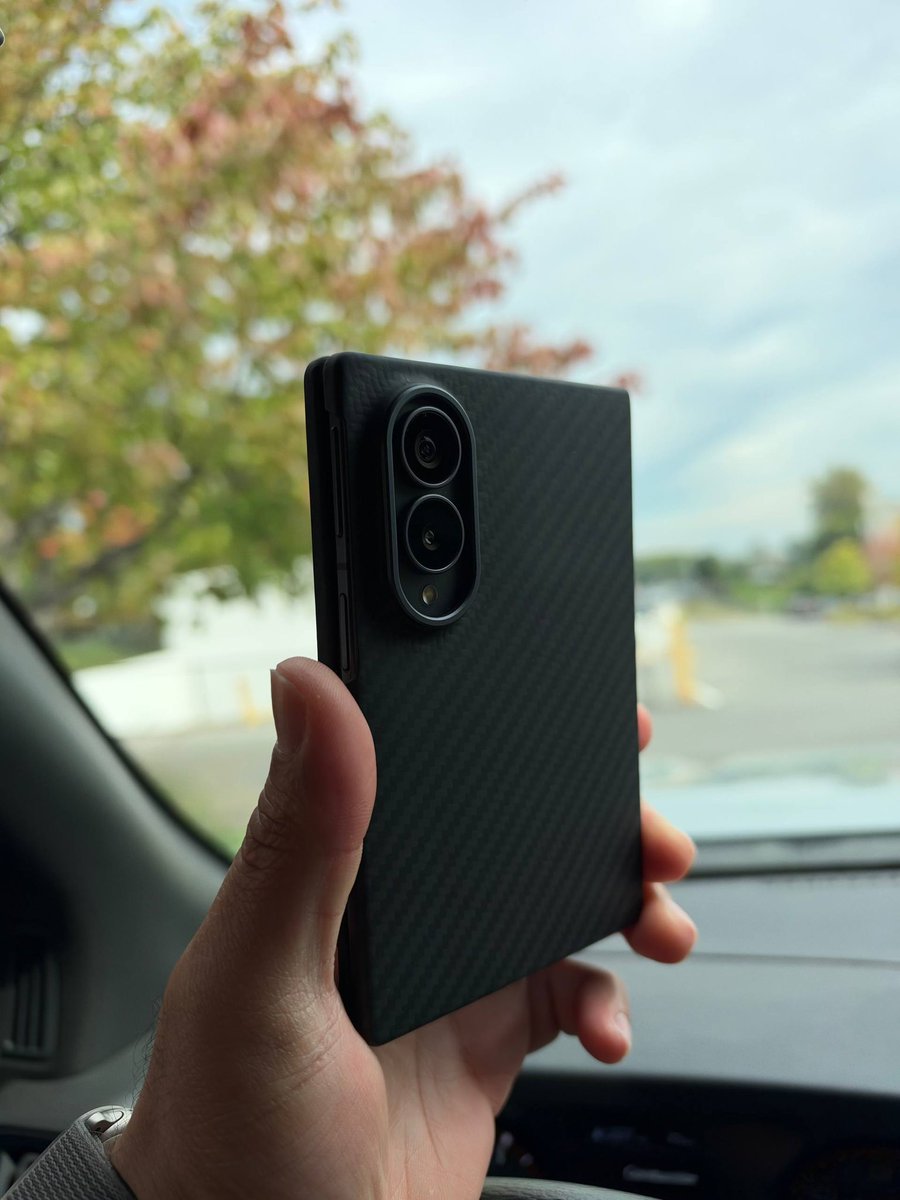 BlackDroide809's tweet photo. Galaxy ZFold8 Si o No? https://t.co/GyV4K1UfYF