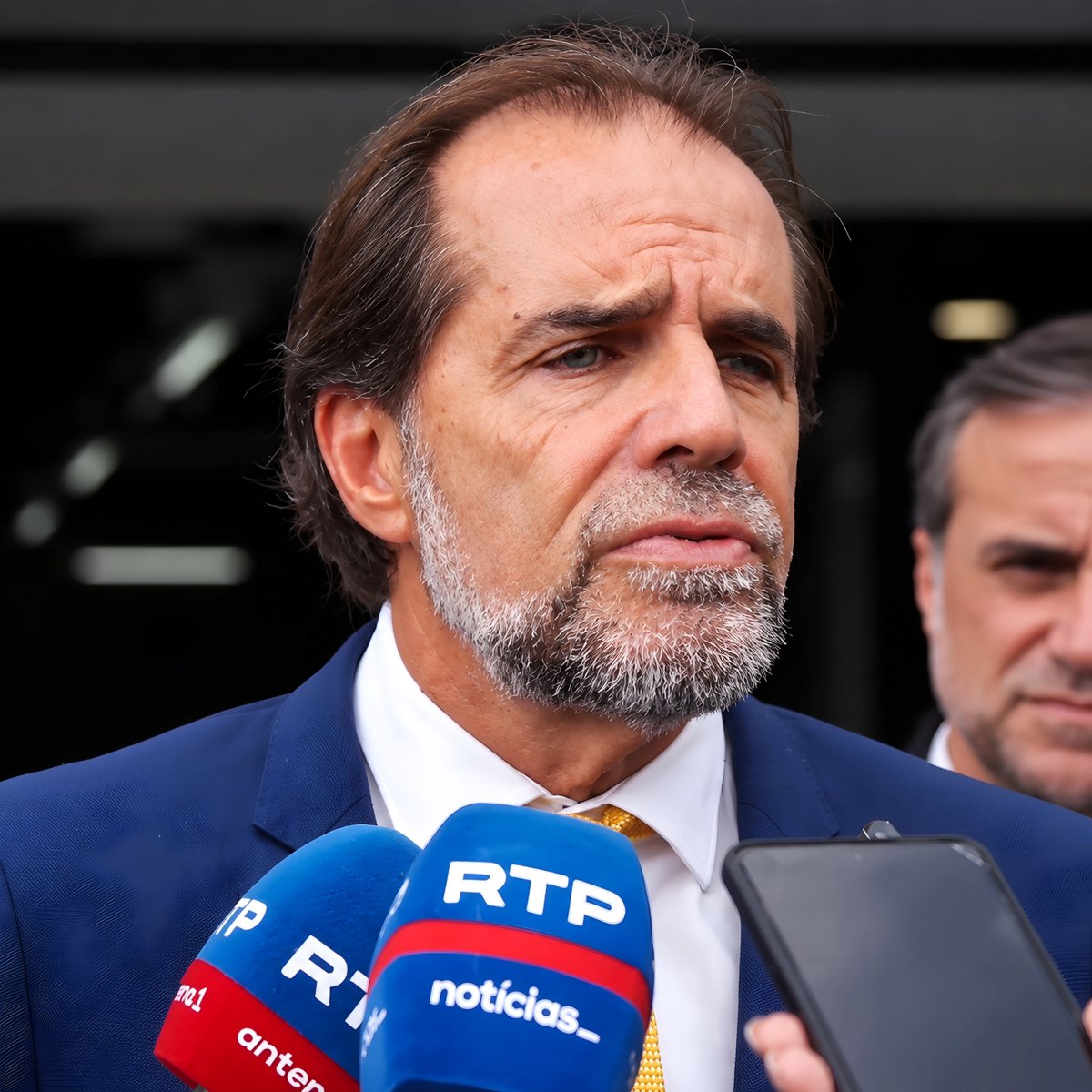 elvis79king's tweet photo. 🚨Miguel Albuquerque Presidente del Gobierno Regional de Madeira:  " Treinta años a partir de ahora, nadie sabrá quién fue el entrenador, ni quién presidió la Federación Portuguesa de Fútbol, ni quiénes fueron los analistas deportivos.  Pero en 30, 40, 50 años, todo el mundo sabrá quién es Ronaldo. Hay una diferencia entre la grandeza y la mediocridad"

💣factos y las cosas como son!