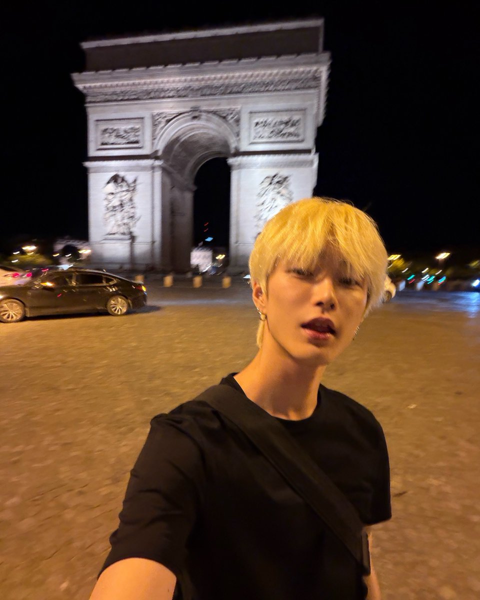 crushonxu's tweet photo. สุขสันต์วันเกิดซึงฮันศิลปินคนเก่งของพี่ ตอนนี้ค่อยๆก้าวไปข้างหน้าด้วยกันนะ ไม่ว่าฝันของซึงฮันจะเล็กหรือใหญ่ จะคอยสนับสนุนอยู่เสมอเลย ขอบคุณที่คอยมอบความรักและบทเพลงดีๆให้แฟนคลับเสมอ ขอบคุณที่พยายามสื่อสารกับแฟนคลับอยู่ตลอด เหมือน��ด้ทดแทนเวลาที่เคยหายไป ขอบคุณซึงฮันมากๆที่อยู่ตรงนี้ให้ได้รัก ภูมิใจในตัวซึงฮันมากๆ และก็อยากให้ซึงฮันภูมิใจในตัวเองเหมือนกันนะ รักมากๆเลย 🥹🎂💕

#오늘승한생일_관심좀
#BornToGlow_XngHan