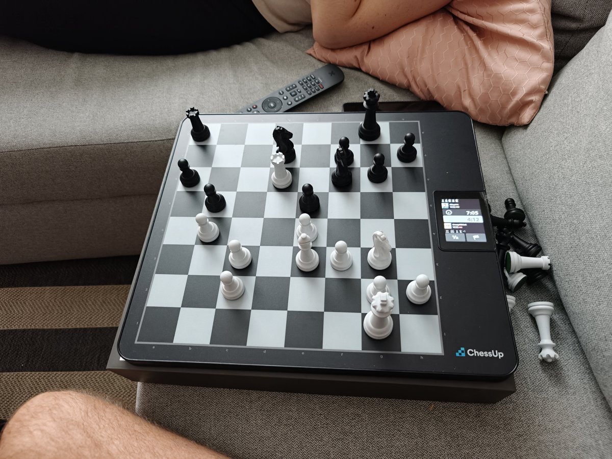 CardKillerLV's tweet photo. Difficult to manage your time with this.. since you have yo make both moves.. was vlose game 😁 https://t.co/BsmJFvqNQ0