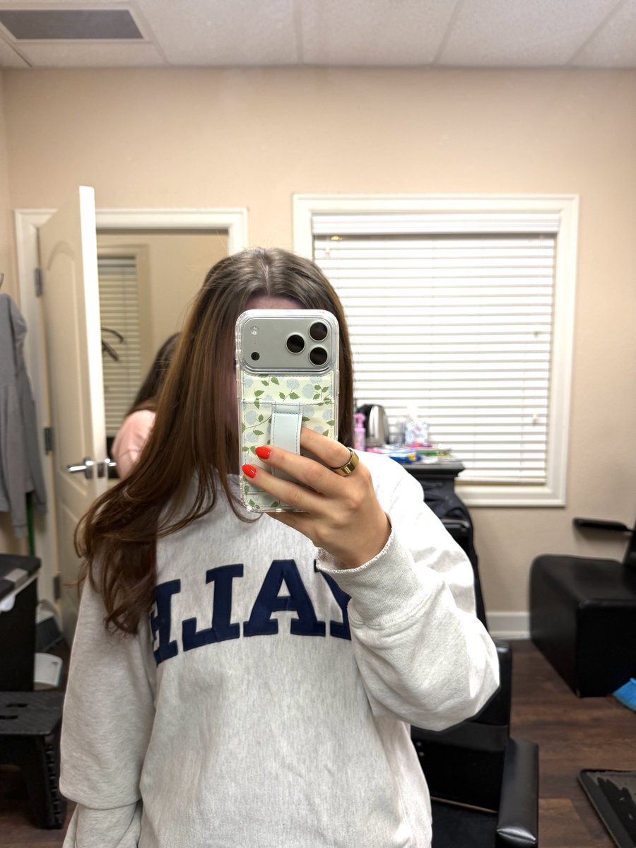 12planejane12's tweet photo. Hair has been cut YAY https://t.co/gyaNMtqpqL