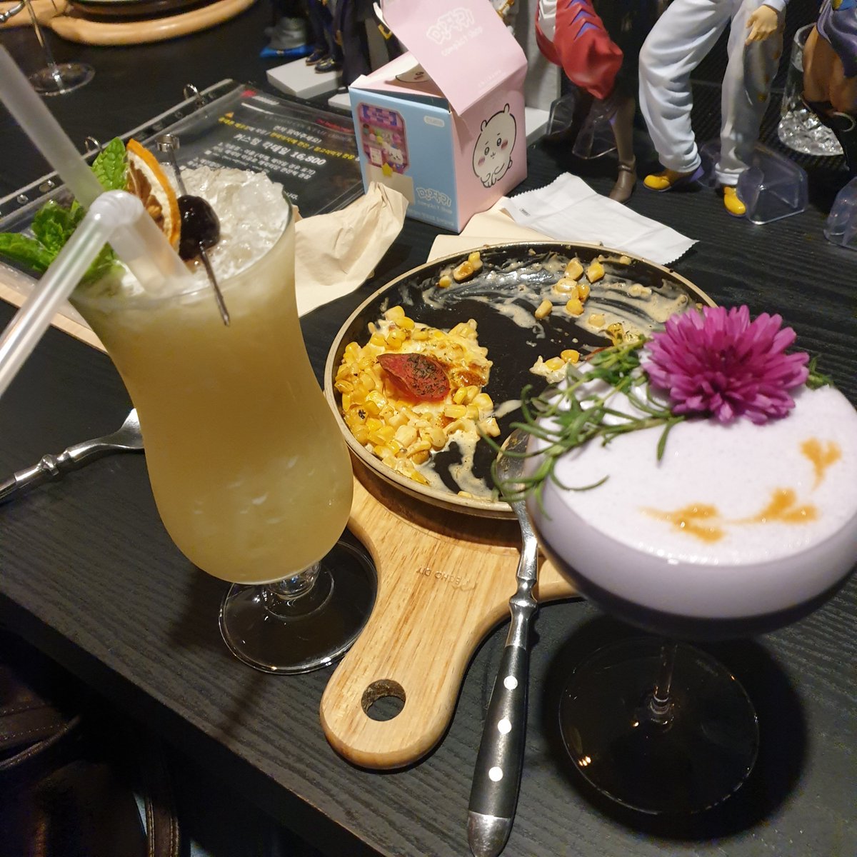 saniwa_GEN's tweet photo. 一日中ちいかわ見たりランスロット探したりしたのに
急にこれ出てなんか不倫したのはこっちかな、思いましたね https://t.co/MzUsCABxzm