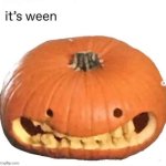 LadyyB1itz's tweet photo. ITS OCTOBERRRRR! Time to prep for Canadian turkey day &amp; Halloween! https://t.co/aGQvaTLvwO