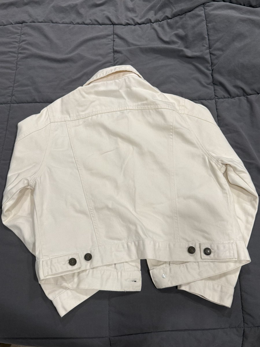 ivoryberries's tweet photo. ส่งต่อแบรนด์ญี่ปุ่น Grove - White Denim Jacket size L ไม่เคยใส่ ซักเก็บ 500 รวมส่งค่ะ #groveส่งต่อ #แจ็คเกต https://t.co/8pMYN2g52d
