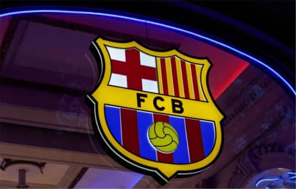 Qatari's tweet photo. 🚨ريال مدريد يطالب بتجريد برشلونة من جميع هذه الألقاب التي حققها بين 2001 و2018:

🏆 9 الدوري الإسباني
🏆 8 كأس السوبر الإسباني
🏆 6 كأس ملك إسبانيا
🏆 4 دوري أبطال أوروبا
🏆 3 كأس السوبر الأوروبي
🏆 3 كأس العالم للأندية https://t.co/Uwz4sbIAxr