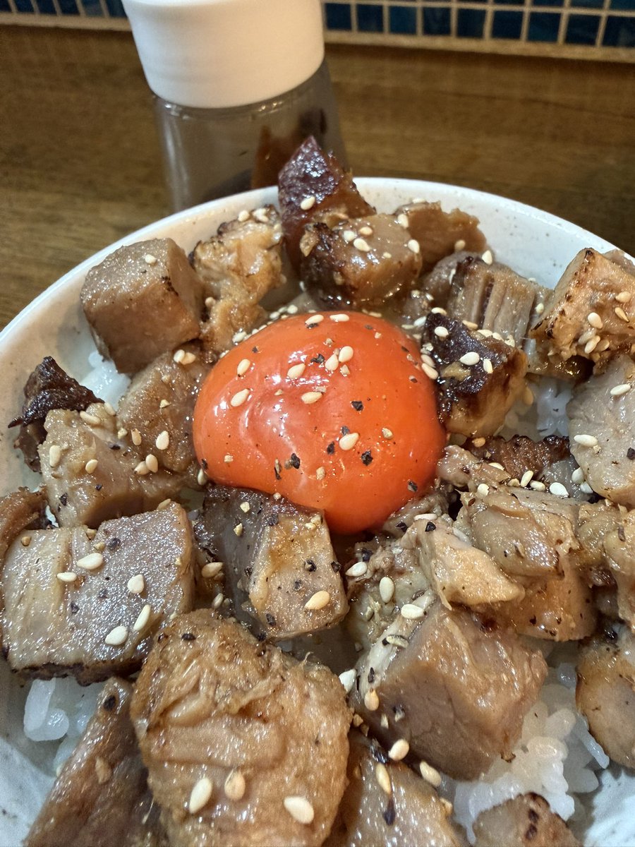 katsuharun's tweet photo. 9月走行距離262km。ダラダラ走りが大半でした‥とはいえ！やっと昨日、鍼治療の結果
「スピ連OK」
の了承もらいました。早速本日、
800m（4'15@1kmペース）×7本から。

こっから徐々に上げてくぜ。 https://t.co/jmeRHLWAGv