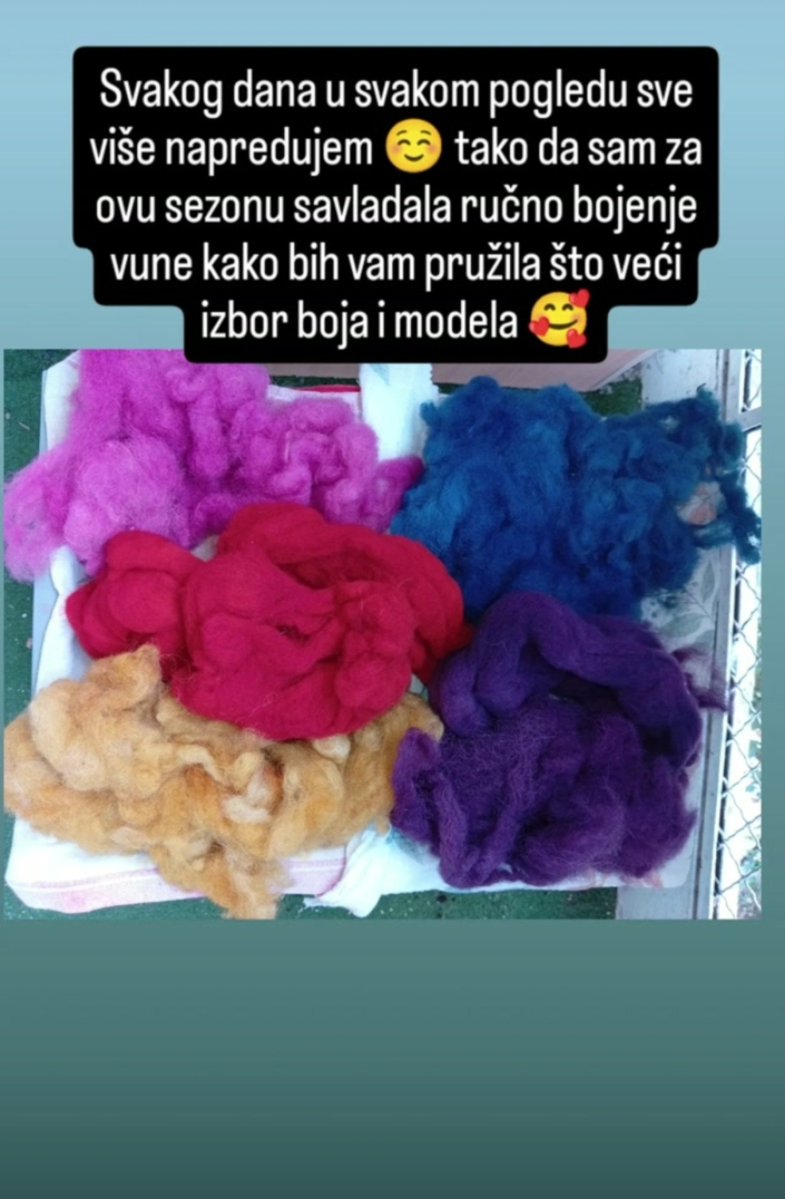 _Made_you_l00k_'s tweet photo. Ako mogu da vas zamolim za malo pažnje i još samo maaaalo strpljenja 💕

Uskoro otvaram porudžbine za novogodišnje ukrase od vune, oplemenjene vezom, kako bih osigurala da ove godine niko ne ostane bez svojih kuglica 🥰

Do tad jedan mali "sneak peak" da vidite šta vas čeka 💕 https://t.co/VZbNPa0js0
