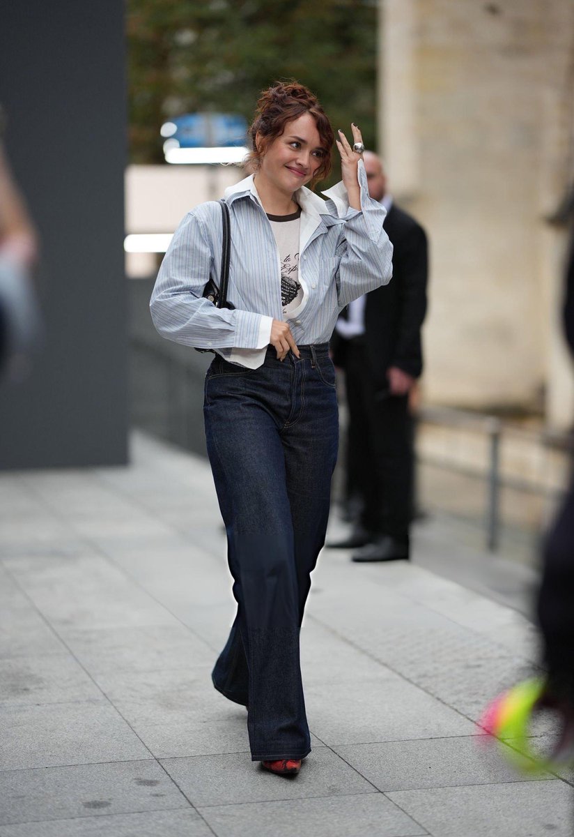 thinkercooke's tweet photo. olivia cooke arriving at the acne fashion show in paris https://t.co/jb4IjD9jxJ