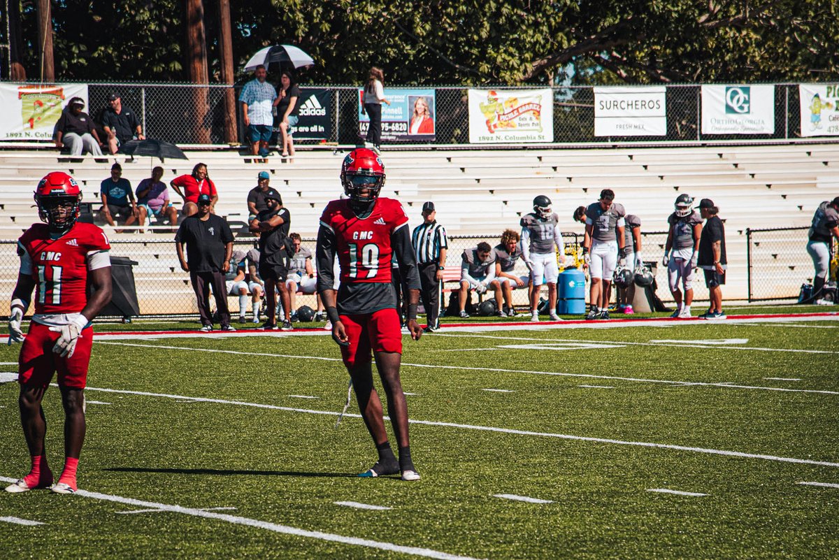 ContrailKitchen's tweet photo. Mid season tape!!
6'4 190
Fast and physical FS
@JUCOFFrenzy @GMC_Football
@RecruitGeorgia #jucoproduct https://t.co/Ri3P9cuCiE
