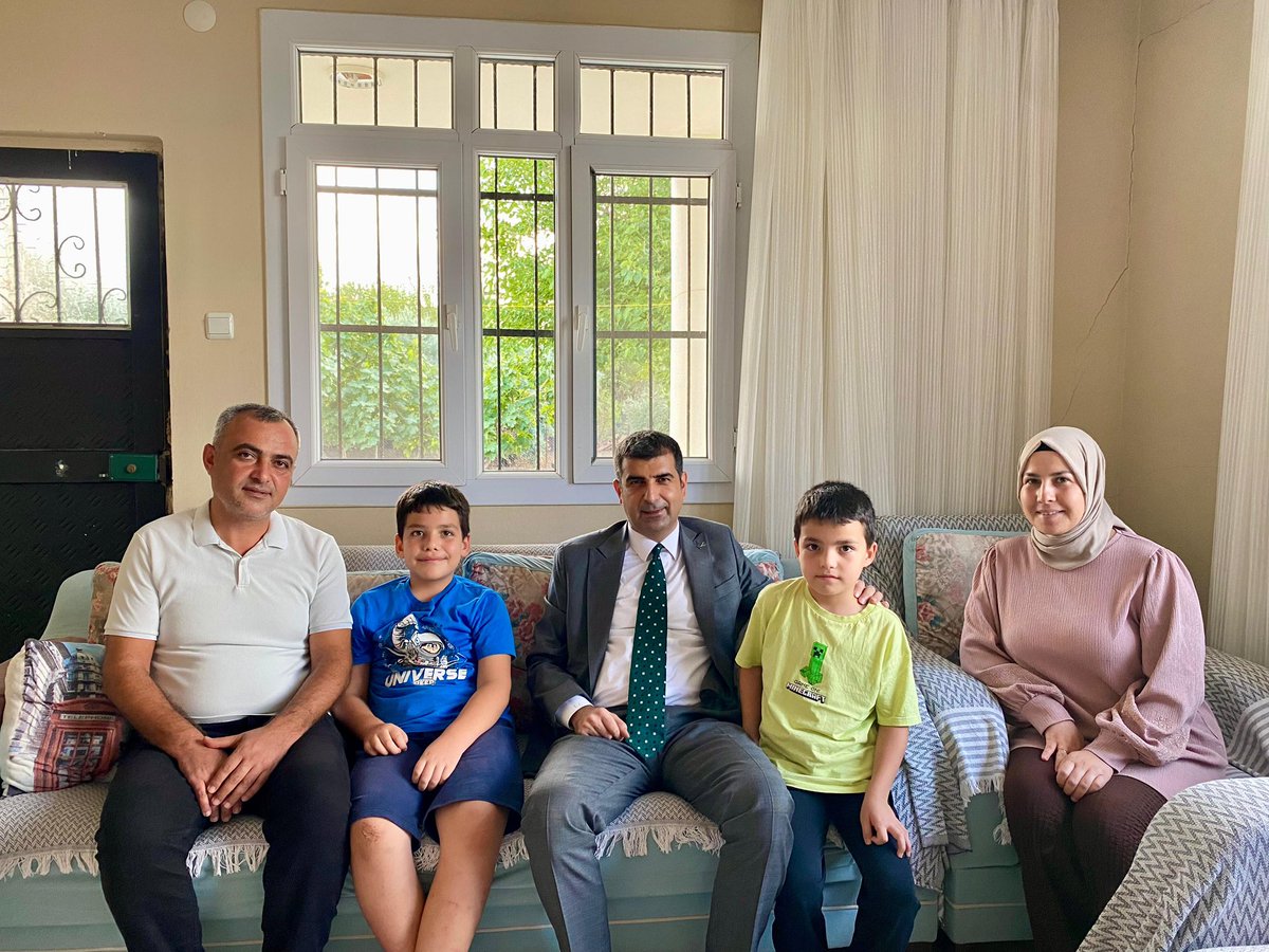 ImamogluKay's tweet photo. Kaymakamımız Sn. İbrahim ŞENKON, şehidimiz Mahmut PAKYÜREK’in oğlu Cabbar PAKYÜREK’i ziyaret etti. https://t.co/q5f32f6I65