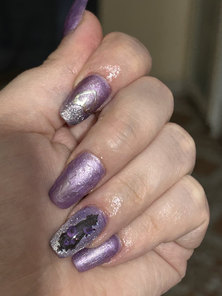 HoshiOujo's tweet photo. After a week sick…
The first thing I did was getting my nails done 💅🏻
Now it’s time to return to draw sh… ehrm… stuff! https://t.co/L6xSr0lq7m